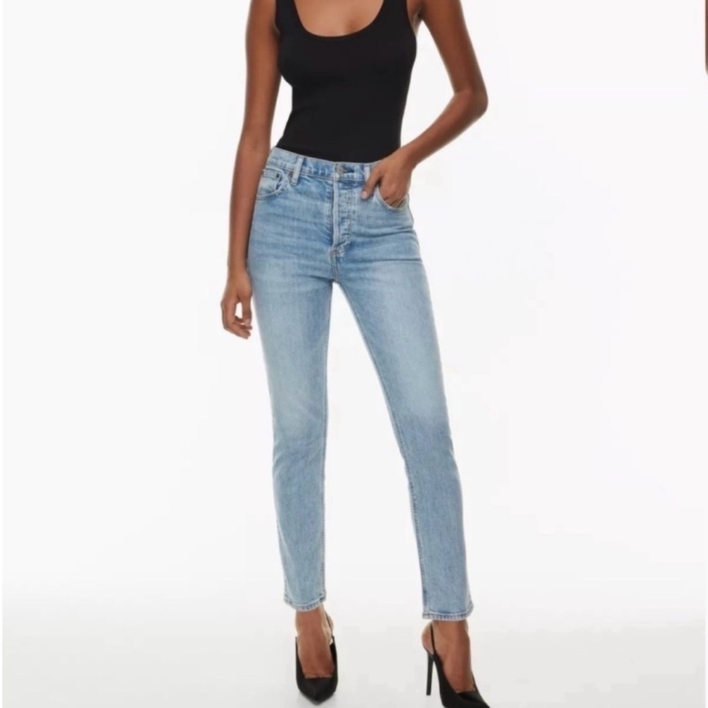 Aritzia Denim Forum The Yoko High Rise
Slim Jeans Sz 25